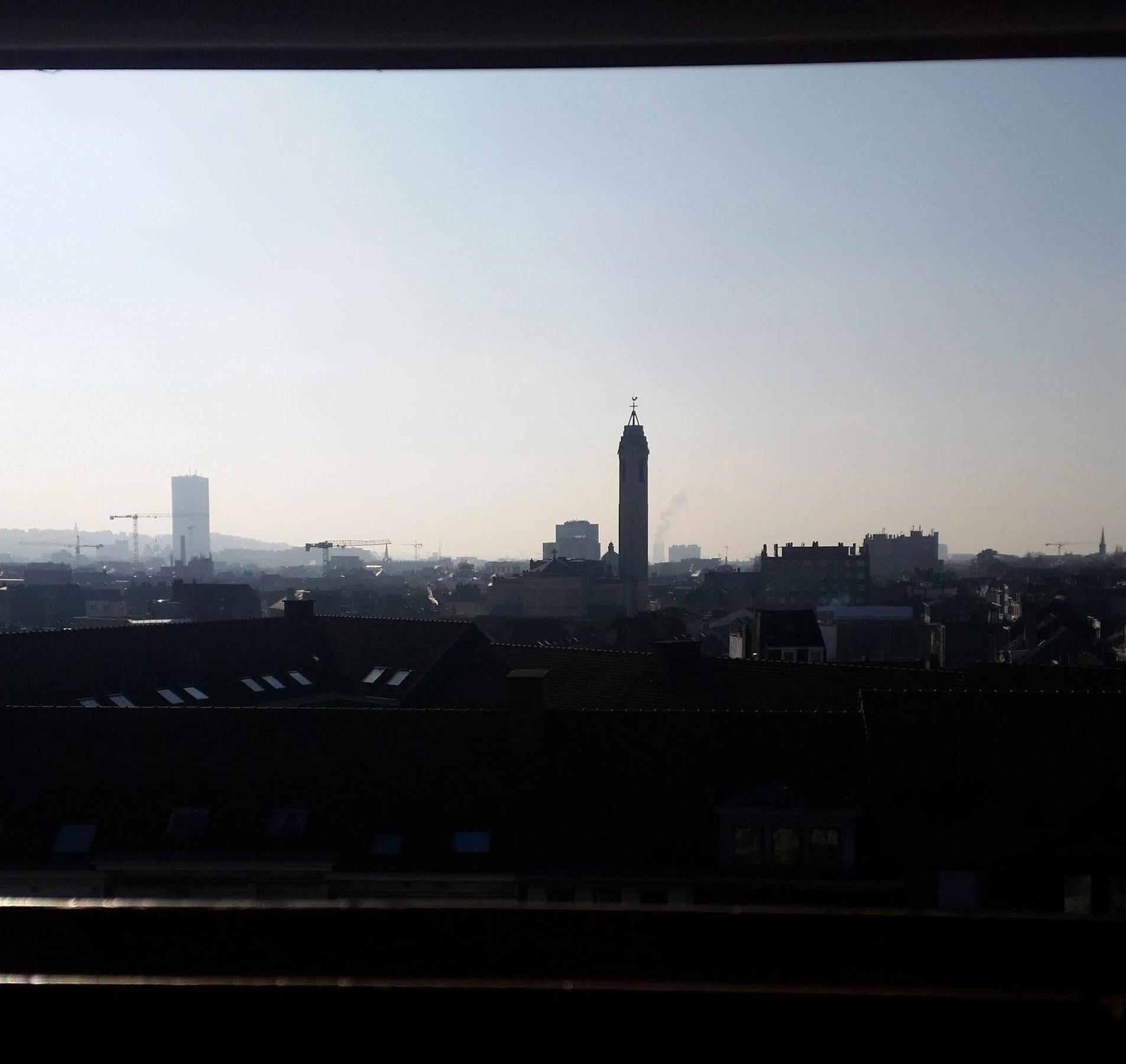 日出公寓酒店 Sint-Jans-Molenbeek 外观 照片