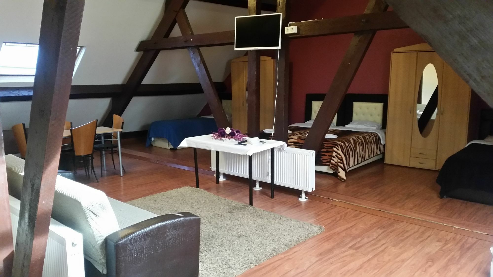 日出公寓酒店 Sint-Jans-Molenbeek 外观 照片